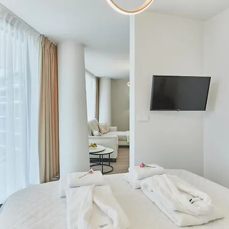 Wave Prestige Sea View - Spa&pools Apartment